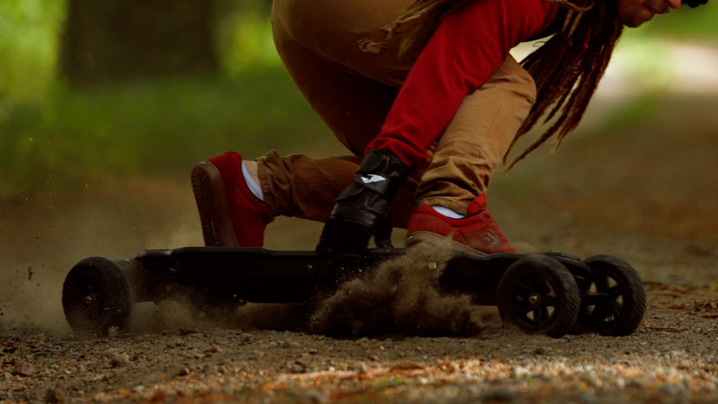 riding meepo hurricane in dirt