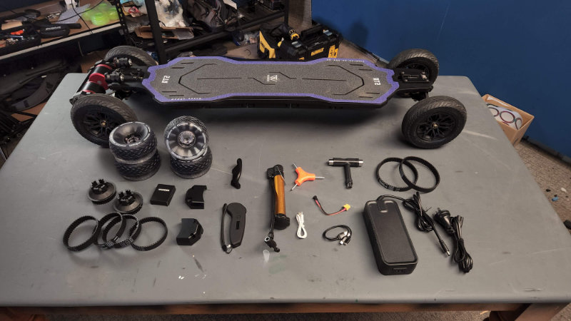 Box contents of the WowGo AT2 Plus