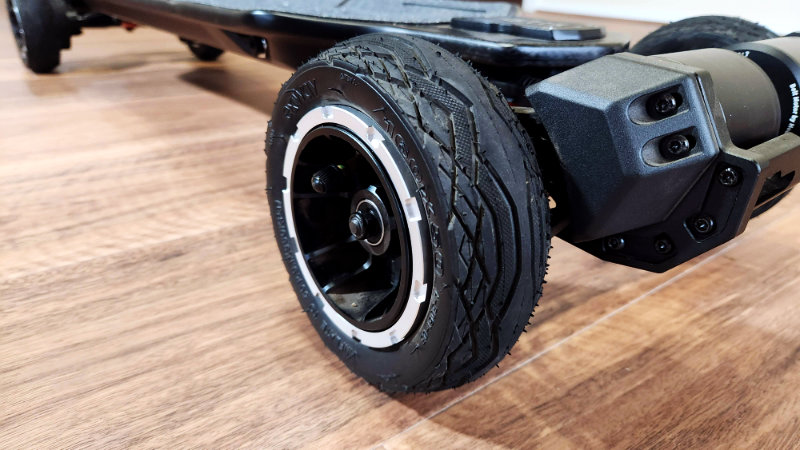 All-terrain wheels on the Exway Atlas Pro