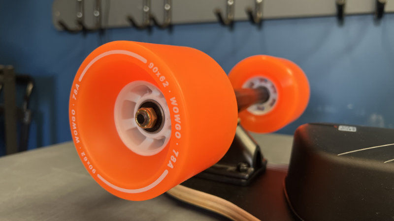 WowGo 3E orange wheels